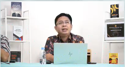 Eksekutif Direktur Indikator Burhanuddin Muhtadi saat merilis hasil survei Pilgub Jabar pada Kamis, 12 Septemb