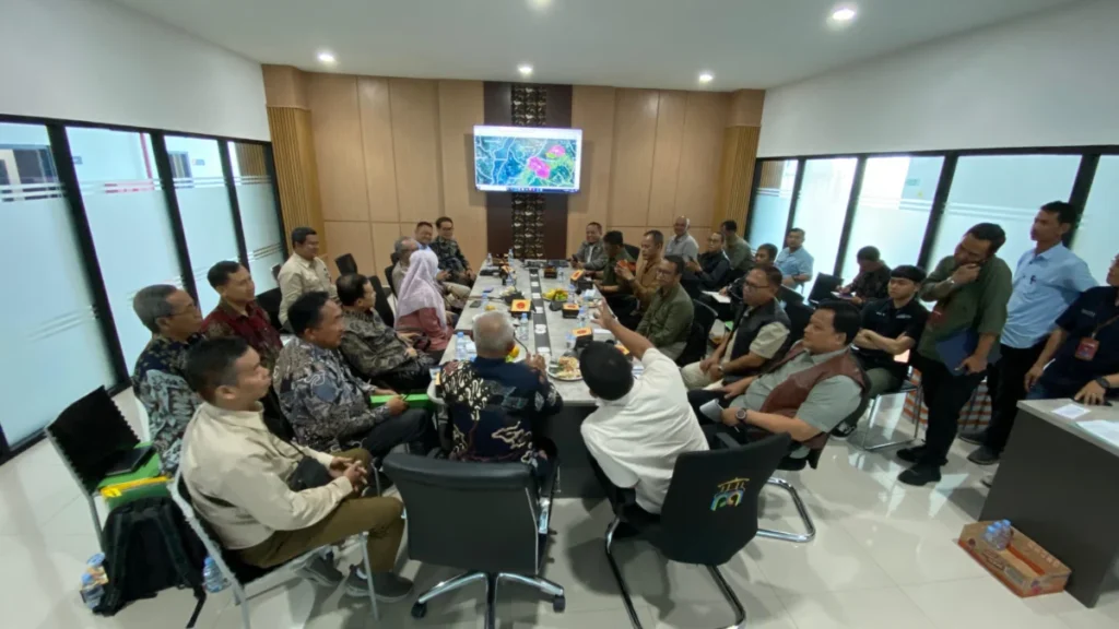 Pembahasan mengenai perubahan calon ibu kota DOB Garut selatan