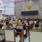 sopir angkot dan elf audiensi di GEdung DPRD Garut (Ale/Radar Garut)