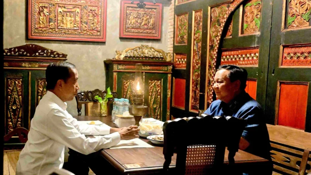 Mantan Presiden Jokowi makan malam bersama Presiden Prabowo (istimewa)