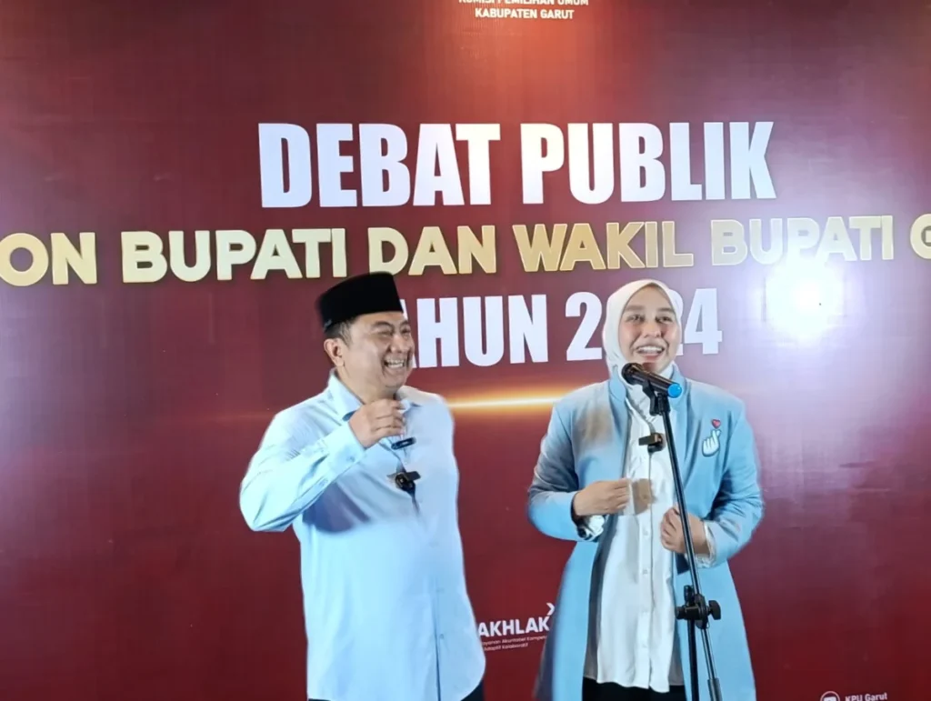 Paslon Syakur Putri saat konferensi pers usai debat publik