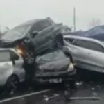 Tangkapan layar pada video viral insiden kecelakaan tabrakan beruntun di Tol Cipularang KM 92