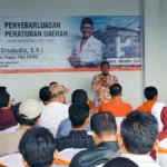 Anggota DPRD Jawa Barat Fraksi PKS saat mensosialisasikan Peraturan Daerah di Kabupaten Garut. (Foto : Istimew