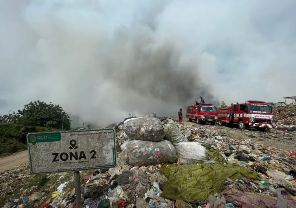 Ist. Tumpukan sampah di zona 2 TPA Sarimukti. Dok. Jabar Ekspres