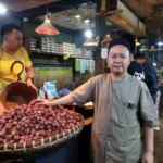 pedagang di pasar Ciawitali Garut