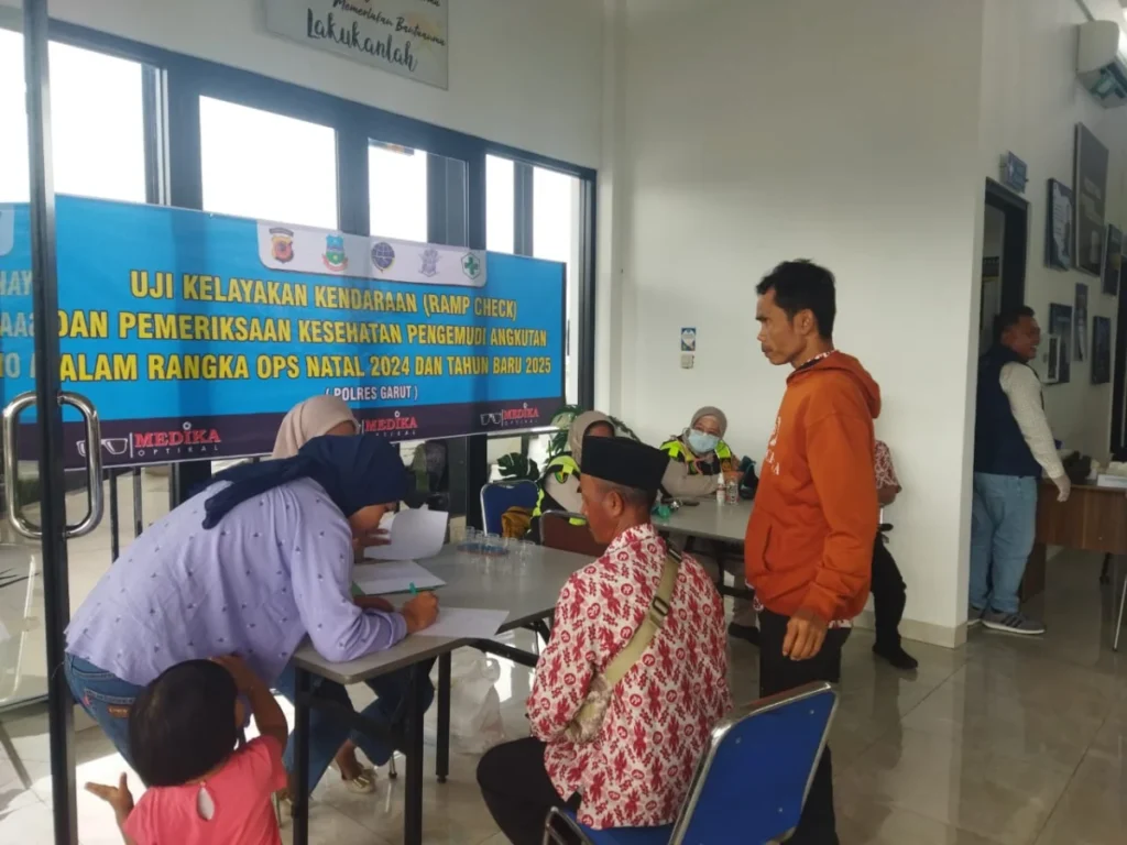 Polres Garut melakukan rampcheck di Terminal Guntur