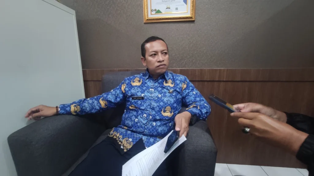 Asep Hadiana, Kabid BMD pada BPKAD Garut saat ditemui di kantornya, Selasa (17/12).