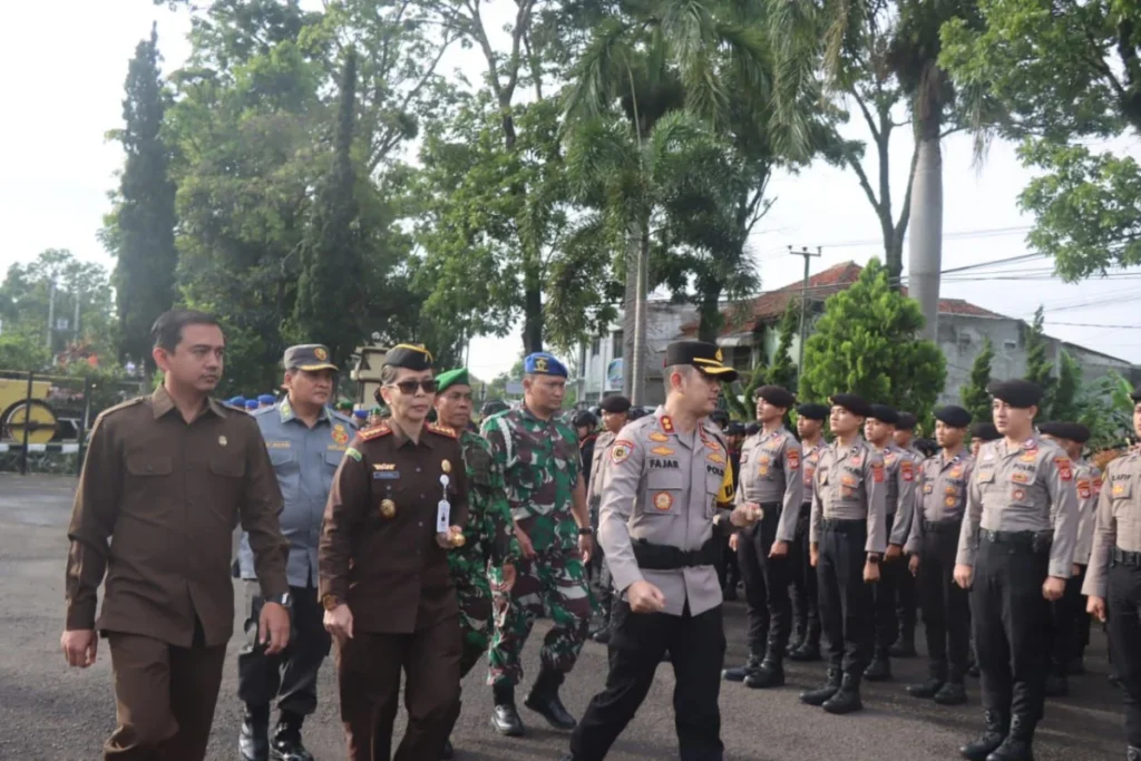 Apel gelar pasukan di Polres Garut