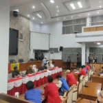 Aliansi Mahasiswa Garut melakukan audiensi di gedung DPRD Garut