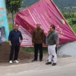 Sekda Garut Nurdin Yana dan sejumlah pejabat terkait saat meresmikan traffic light di persimpangan jalan Ibrah