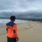 Petugas keamanan di pantai Garut (dok BPBD Kabupaten Garut)