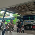 penumpang di Terminal Tipe A Guntur Garut