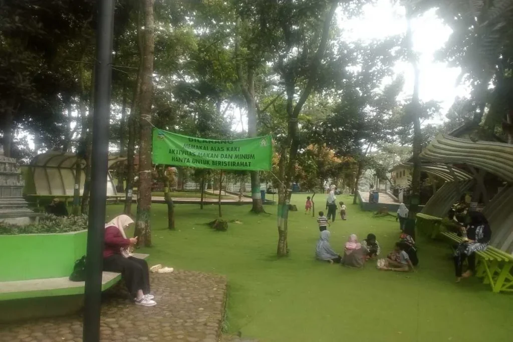 templet tempat istirahat di Candi Cangkuang,