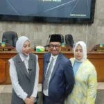Syakur Amin dan Putri Karlina di aula gedung DPRD Garut, usai rapat paripurna. Senin (13/1).