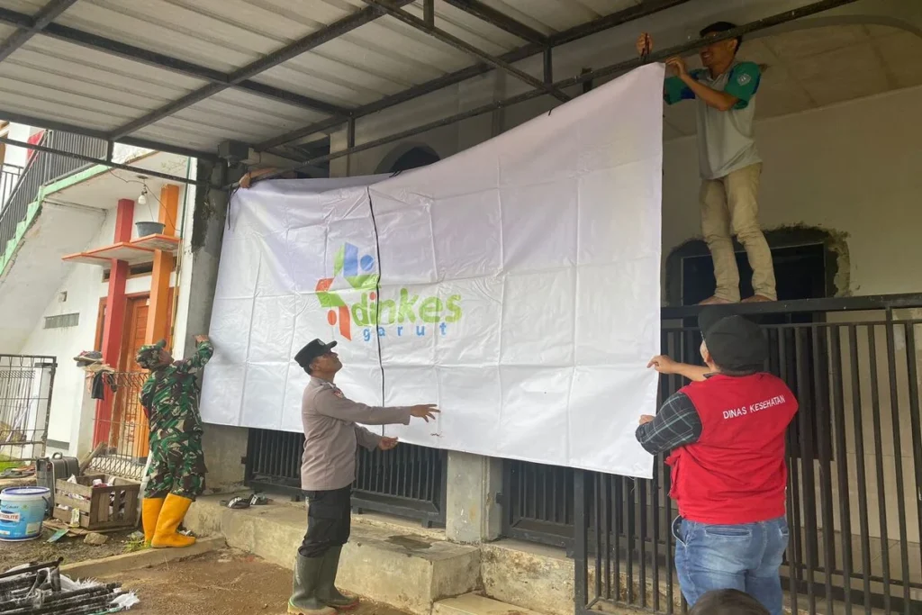 Dinkes Garut dirikan posko kesehatan untuk korban banjir