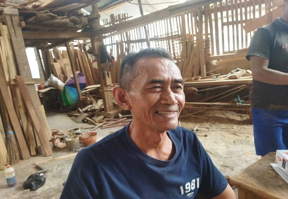 Industri Kusen Kayu di Garut Merasa Tersaingi oleh Kusen Aluminium ...