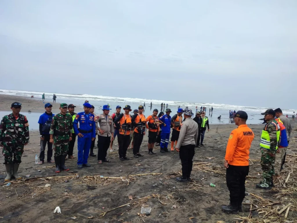 Pencarian korban yang hanyut di Sungai Cikandang resmi dihentikan (foto istimewa)