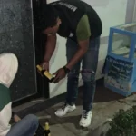 polisi mengamankan minuman keras (istimewa)