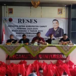 Yudha Puja Turnawan, Anggota DPRD Garut melaksanakan reses masa sidang II tahun 2025 di aula Kecamatan Banyure