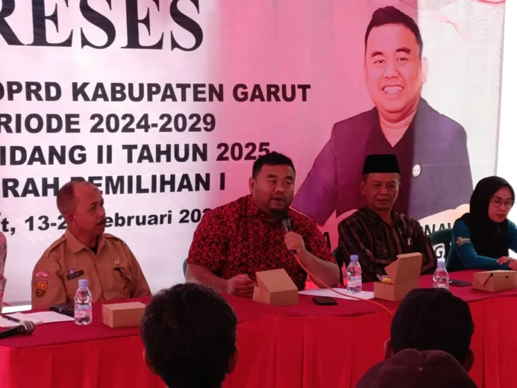 Anggota DPRD Garut Fraksi PDI Perjuangan Yudha Puja Turnawan reses di Kampung Astanagirang