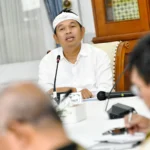 Dedi Mulyadi memimpin rapat (Foto: Aji Baram/Biro Adpim)