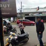 Polisi melakukan penindakan terhadap pengendara yang melanggar aturan (Rizki/Radar Garut)