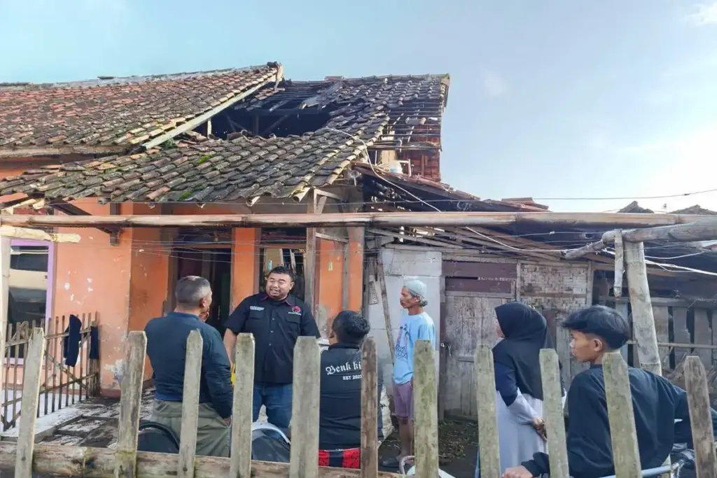 Yudha Puja Turnawan mengunjungi rumah Madin