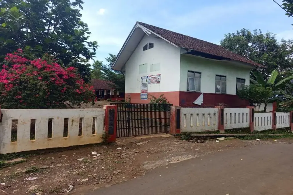 perpustakaan di SDN 1 Cibiuk Kaler