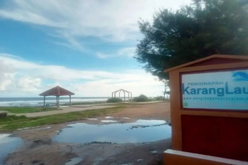 Pantai Sayang Heulang