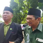 Rd Aas Kosasih, Deklarator Garut Utara (kiri). Holil Aksan Umarzen, Ketua Paguyuban Masyarakat Garut Utara (k