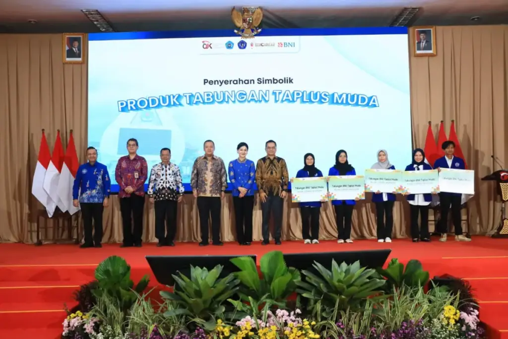 BNI bersama OJK menggelar edukasi keuangan bagi Mahasiswa di Universitas Muhadi Setiabudi, Brebes, Kamis (22/0