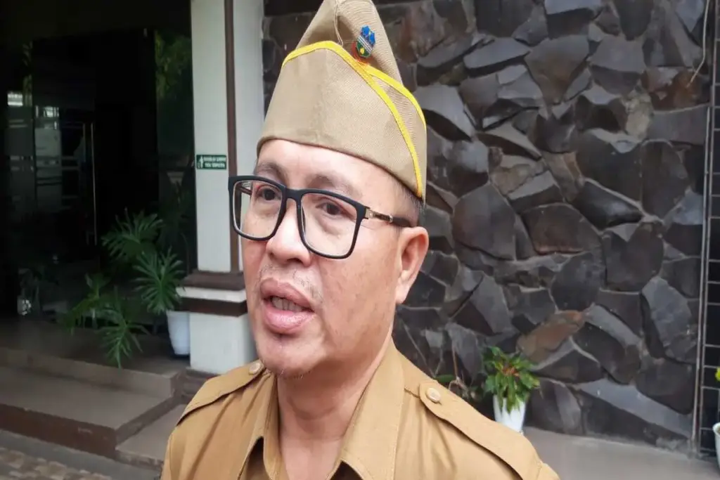 Kepala Badan Kesatuan Bangsa dan Politik (Bakesbangpol) Kabupaten Garut, Nurrodhin,
