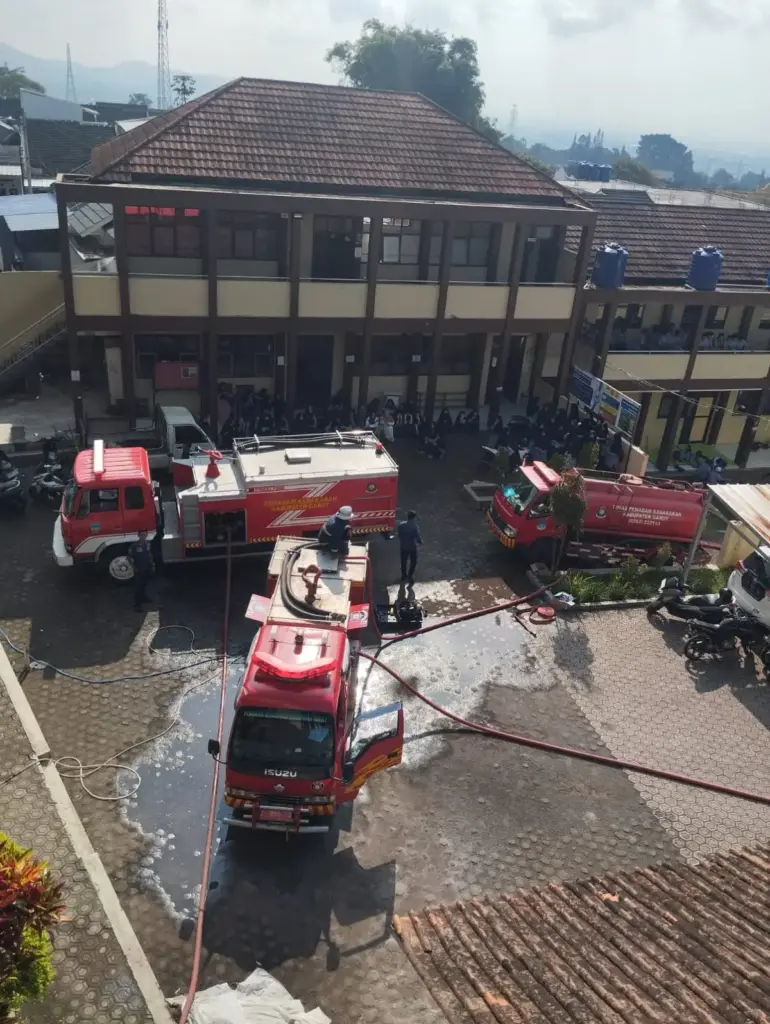 pesantren darur abror kebakaran
