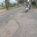 Jalan Samarang rusak berat