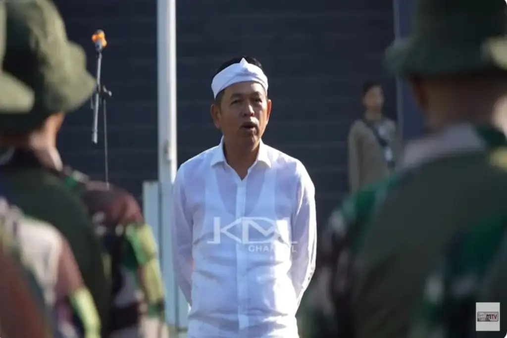 Gubernur Dedi Mulyadi