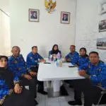 Jajaran Petugas Lapas Garut mengikuti zoom meeting mendengarkan arahan dari Direktur Jenderal Pemasyarakatan