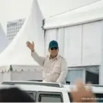 Presiden Prabowo menyapa kalangan buruh di Monas (Sekretariat Presiden)