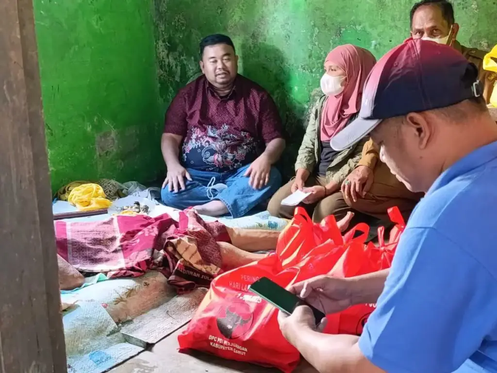 Yudha Puja Turnawan mengunjungi abah Baban