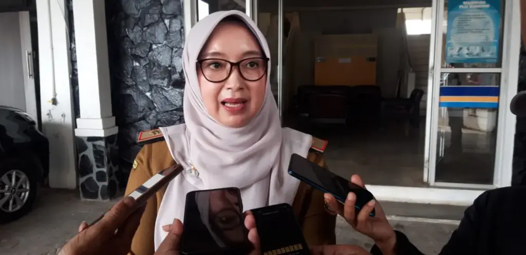 Kadinkes Garut, Leli Yuliani,