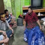 Yudha mengunjungi warga Jayaraga yang mengalami sakit kronis