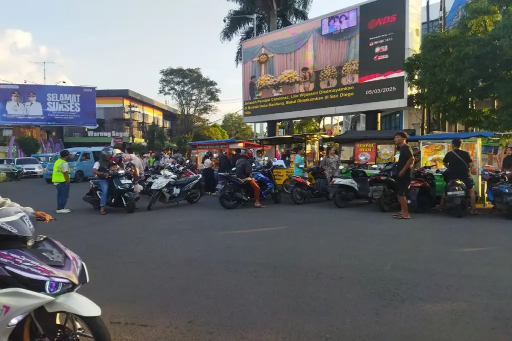 PKL di Simpang Lima (foto Rizka/Radar Garut)