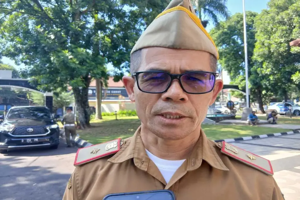 Muksin Kepala Disnakertrans Garut