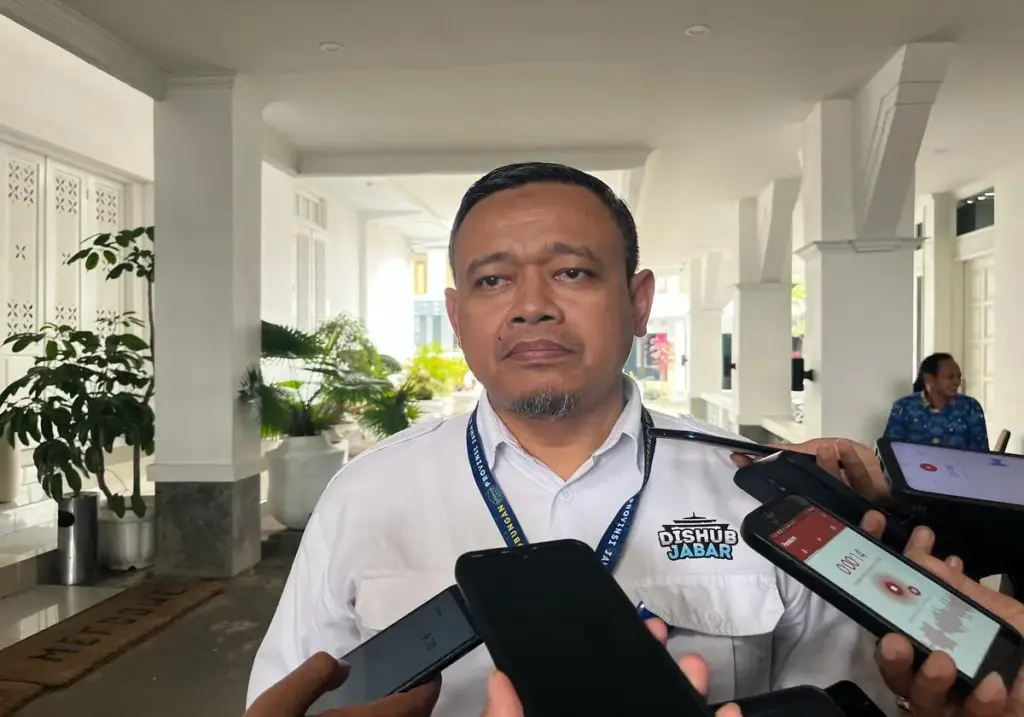Analisis Kebijakan Dinas Perhubungan Provinsi Jawabarat, Chris Dwi