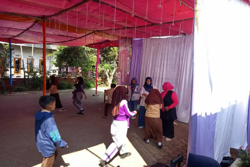 perpisahan siswa sederhana