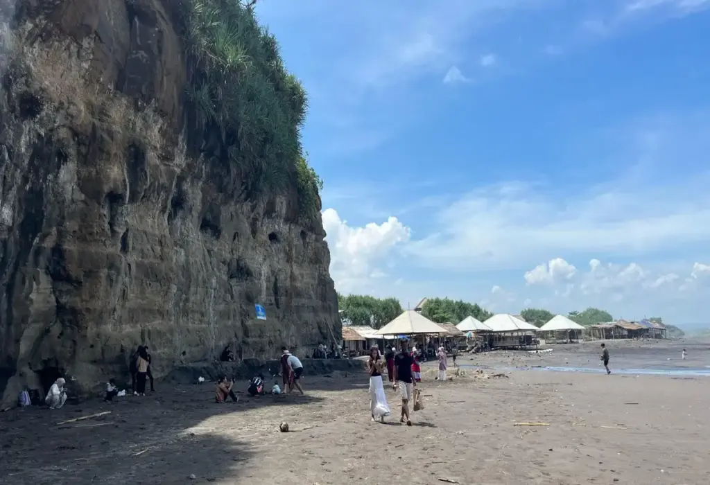 pantai di Kabupaten Garut