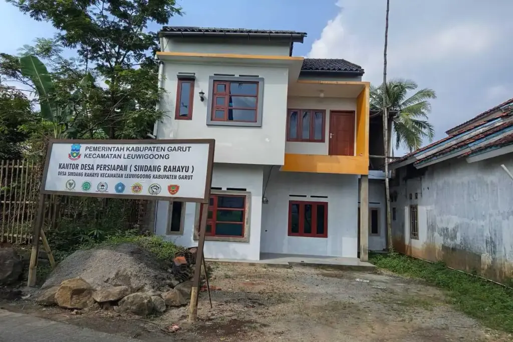 Kantor Desa Persiapan Sindang Rahayu Kecamatan Leuwigoong, segera digunakan. (Foto pepen apendi)
