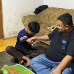 Yudha Puja Turnawan, Anggota DPRD Garut mengunjungi Rafa, anak penyandang disabilitas,
