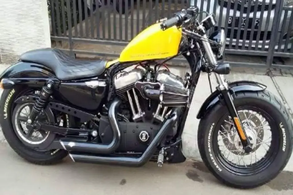 Gaya atau Fungsi? Mengulik Fenomena Moge di Dunia Touring