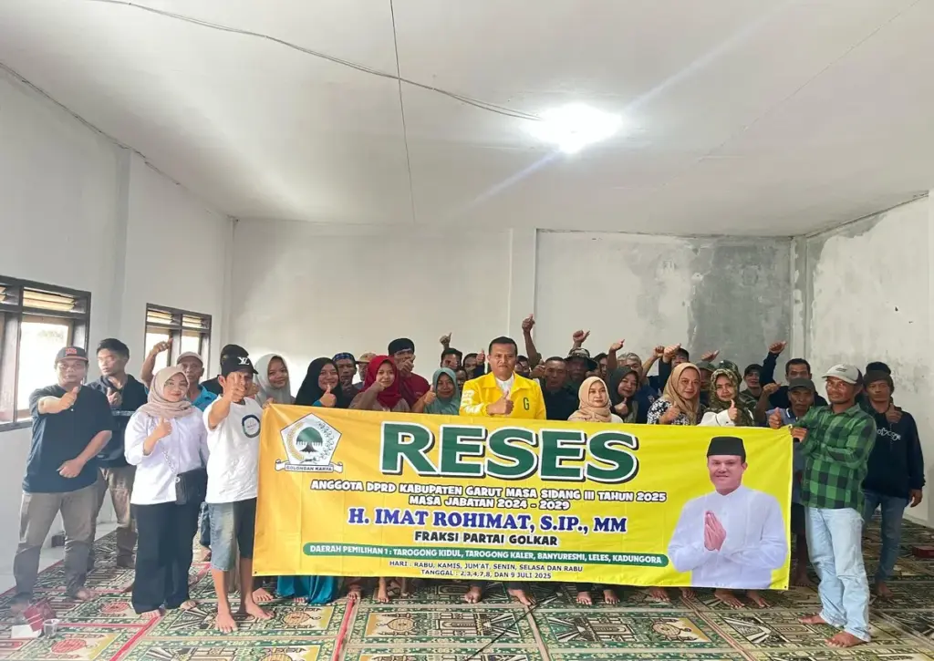 Anggota DPRD Garut H. Imat Rohimat melaksanakan reses