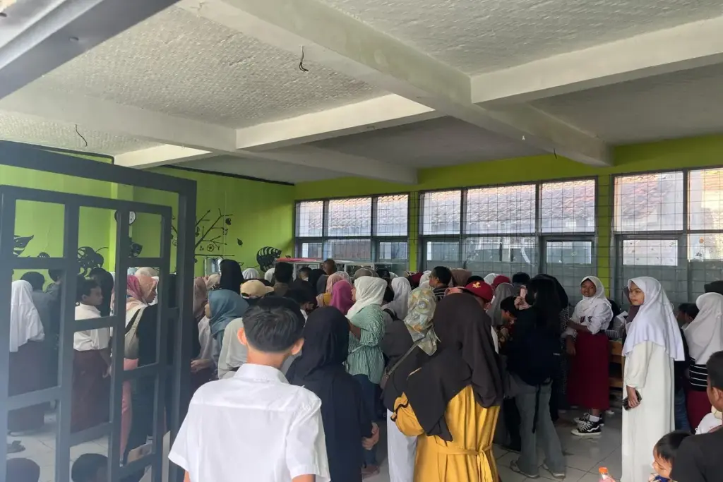penerimaan siswa baru di salah satu SMP Negeri di Garut